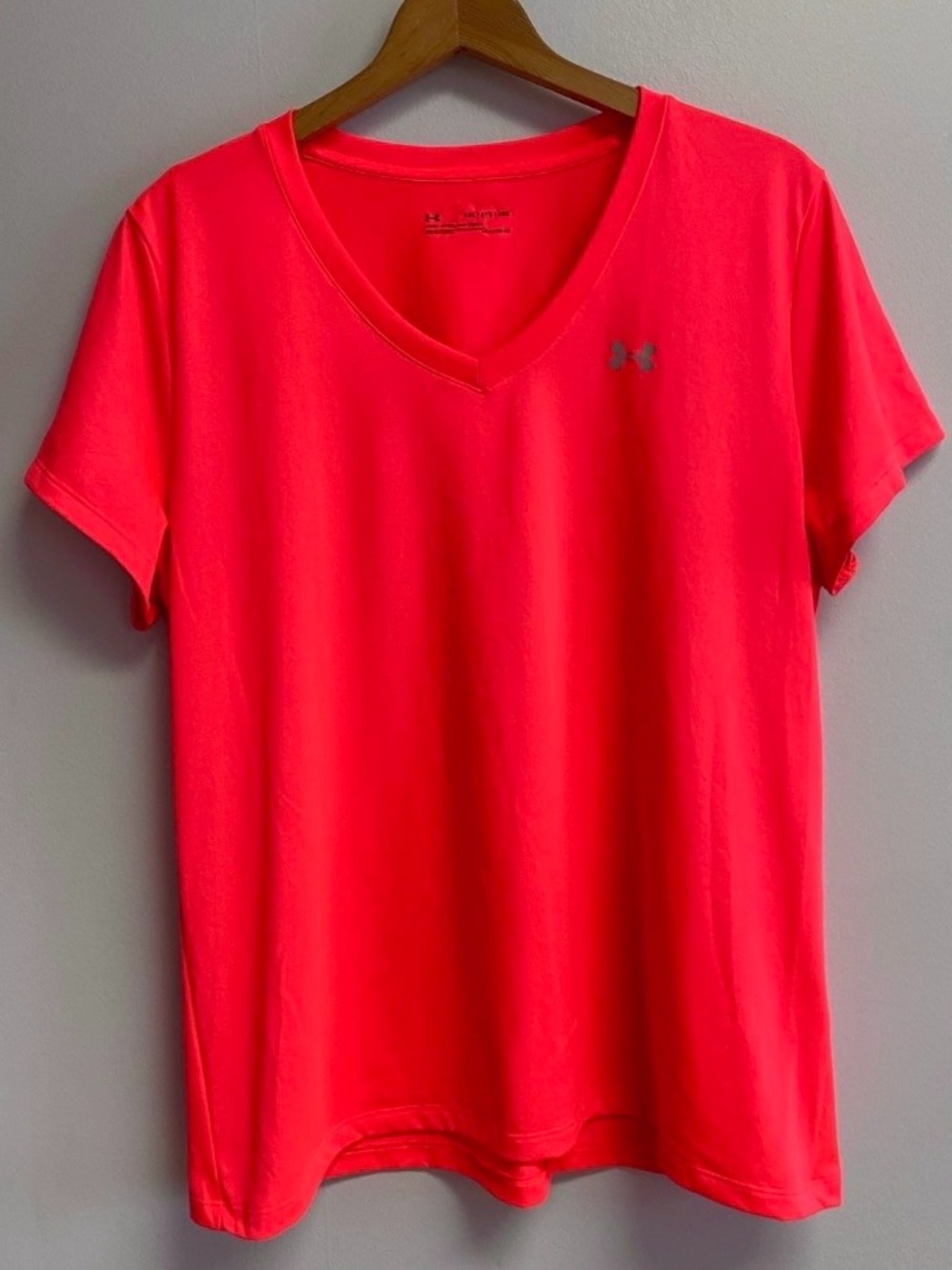 Under Armour Women's Neon Pink V-Neck Active Tee